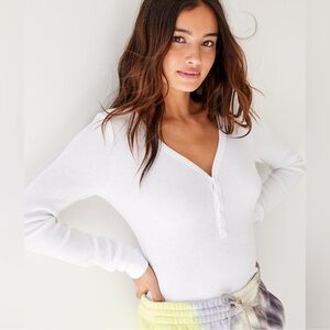 Aritzia White Waffle Knit Long Sleeve Henley Women's